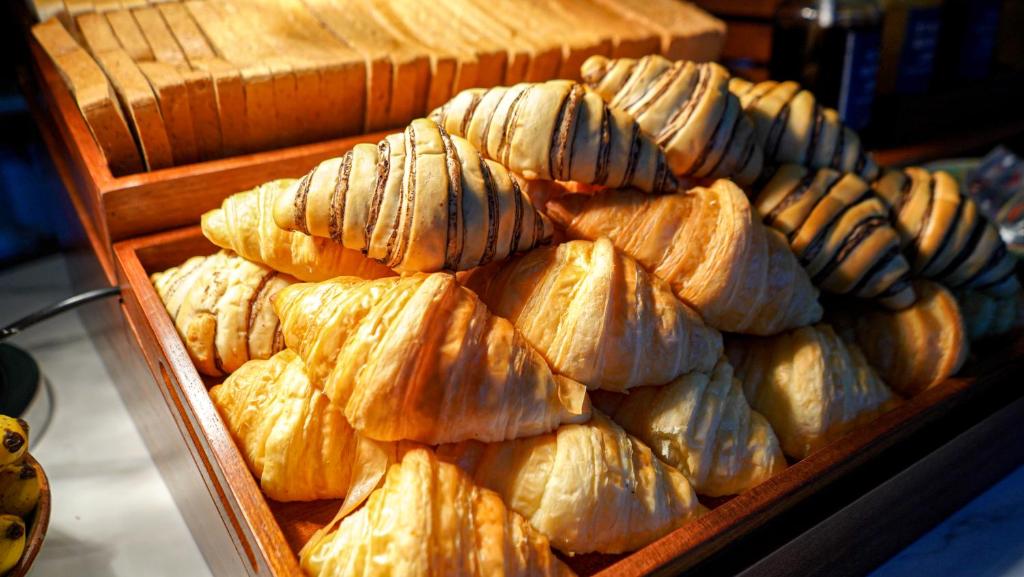 Svaigi croissant biskvīti Sugar Marina Pop viesnīcā.