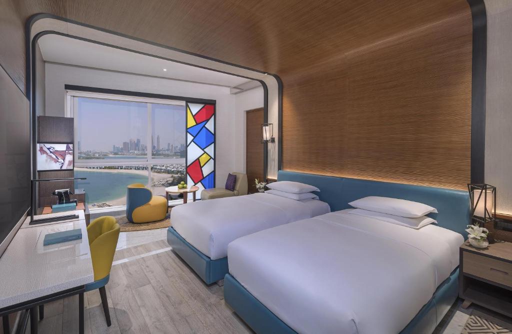Andaz Dubai The Palm numurs ar skatu uz pilsētu