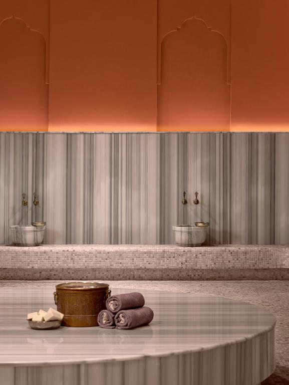 Turku pirts Paloma Grida viesnīcā ar elegantu dizainu.