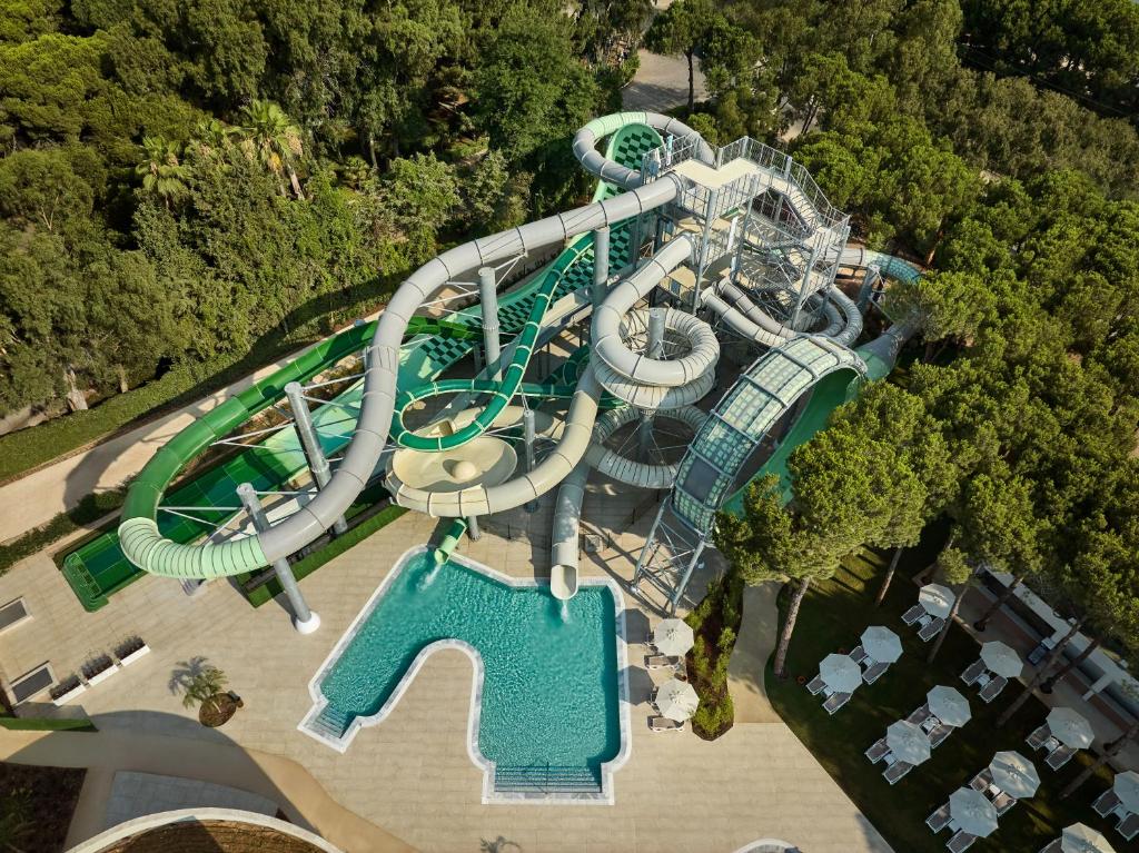 Paloma Grida ūdens atrakciju parks ar slidkalniņiem