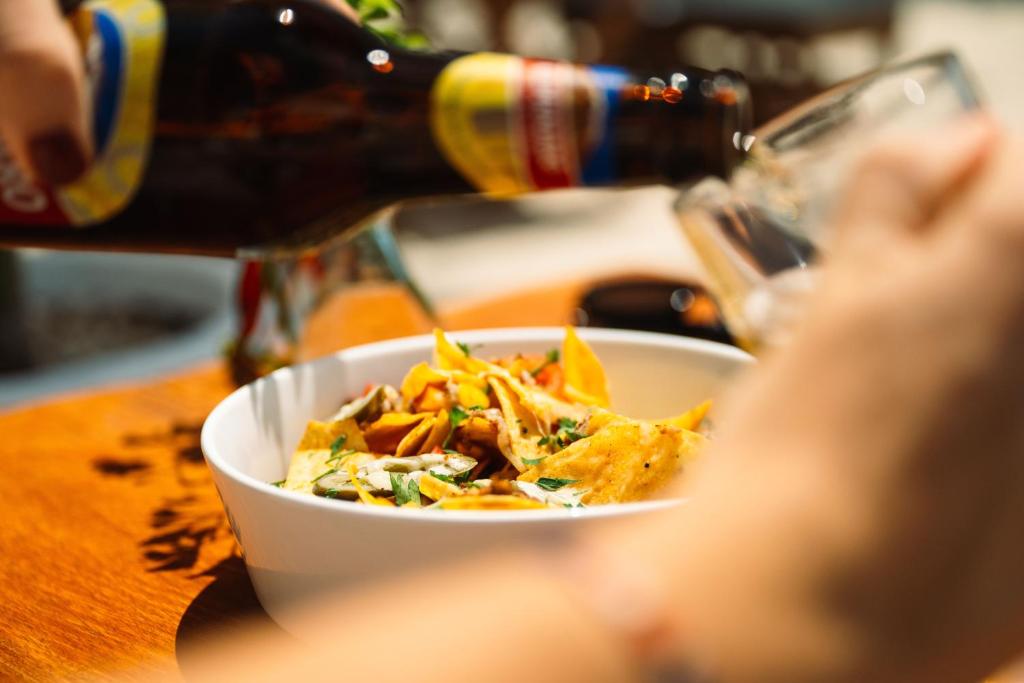 Zanbluu Beach restorāna uzkoda ar dzērienu