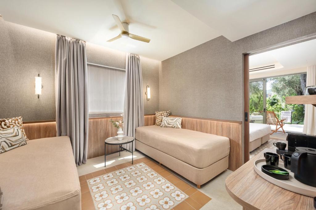 Numurs ar modernu interjeru Sentido Apollo Palace.