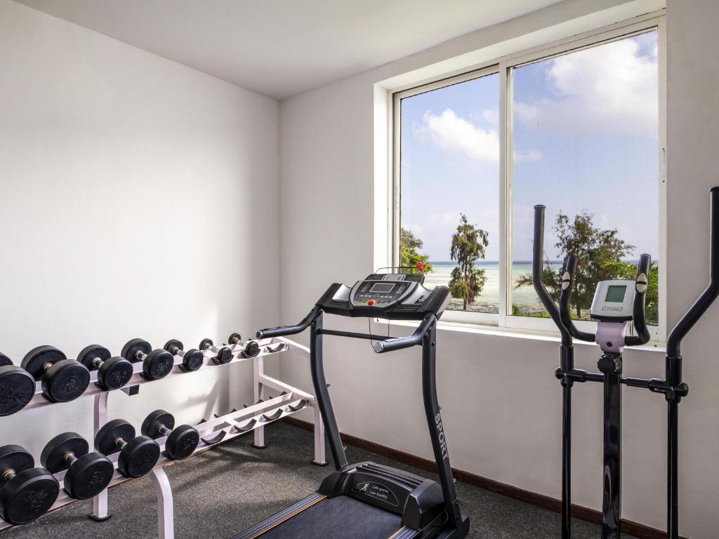 Nungwi Dreams by Mantis trenažieru zāle ar skatu uz okeānu