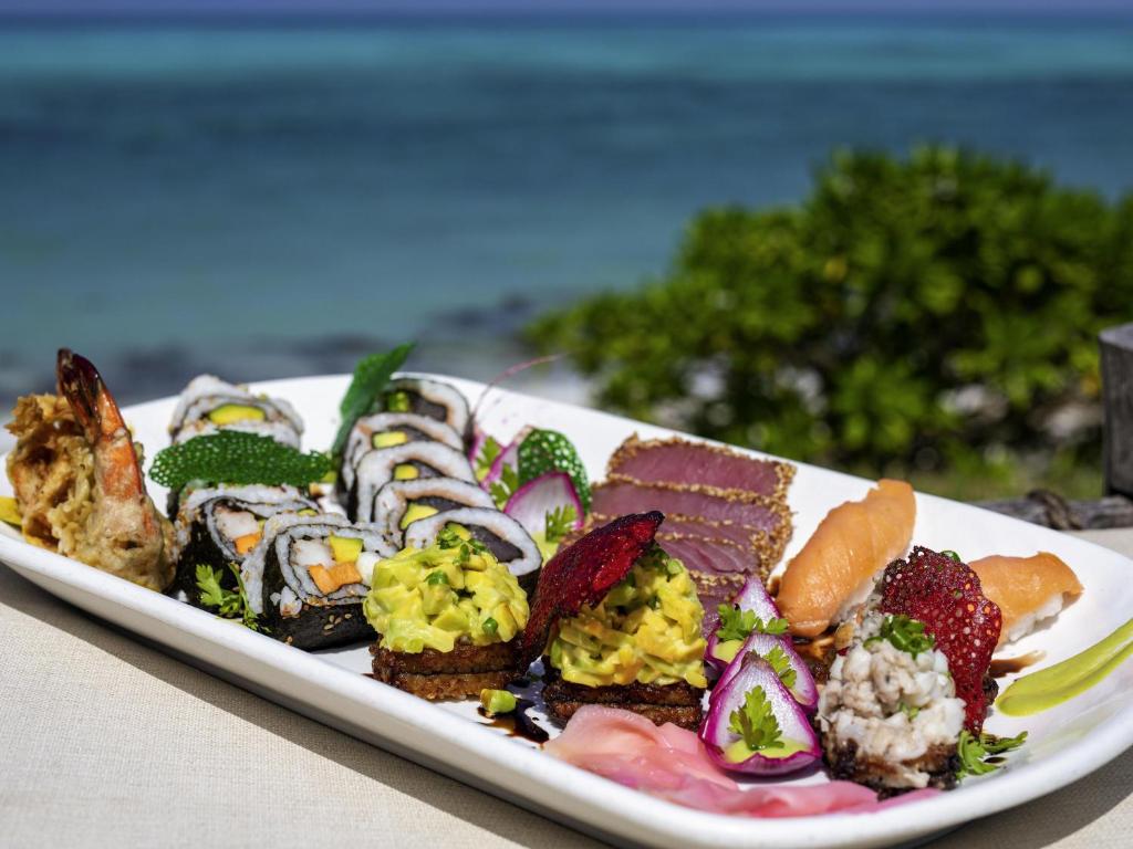 Gurme maltīte pie jūras Nungwi Dreams by Mantis viesnīcā.