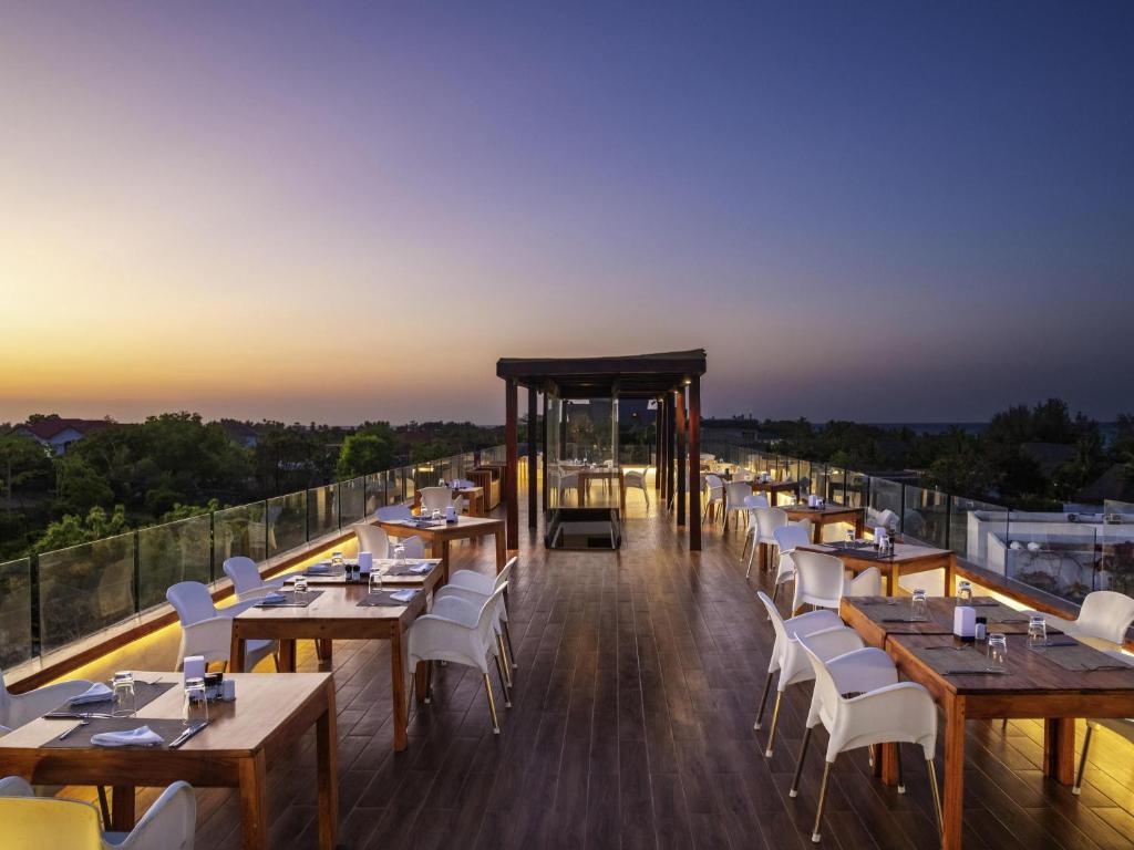 Nungwi Dreams by Mantis jumta terase pie saulrieta.