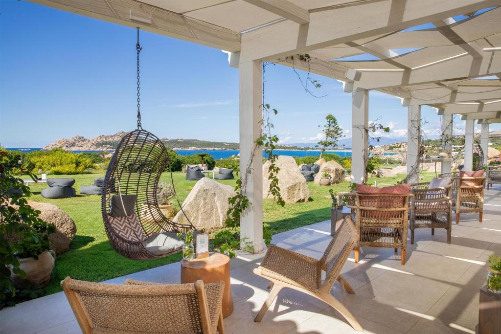 Mangia's Santa Teresa Sardinia terase pie jūras piekrastes