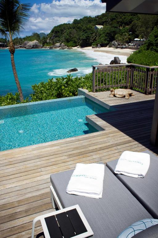 Grezna pludmales villa ar privātu baseinu, kas vērsta uz kristāldzidro ūdeni un smilšu pludmali, ko ieskauj zaļumi. Ideāla vieta atpūtai un relaksācijai.