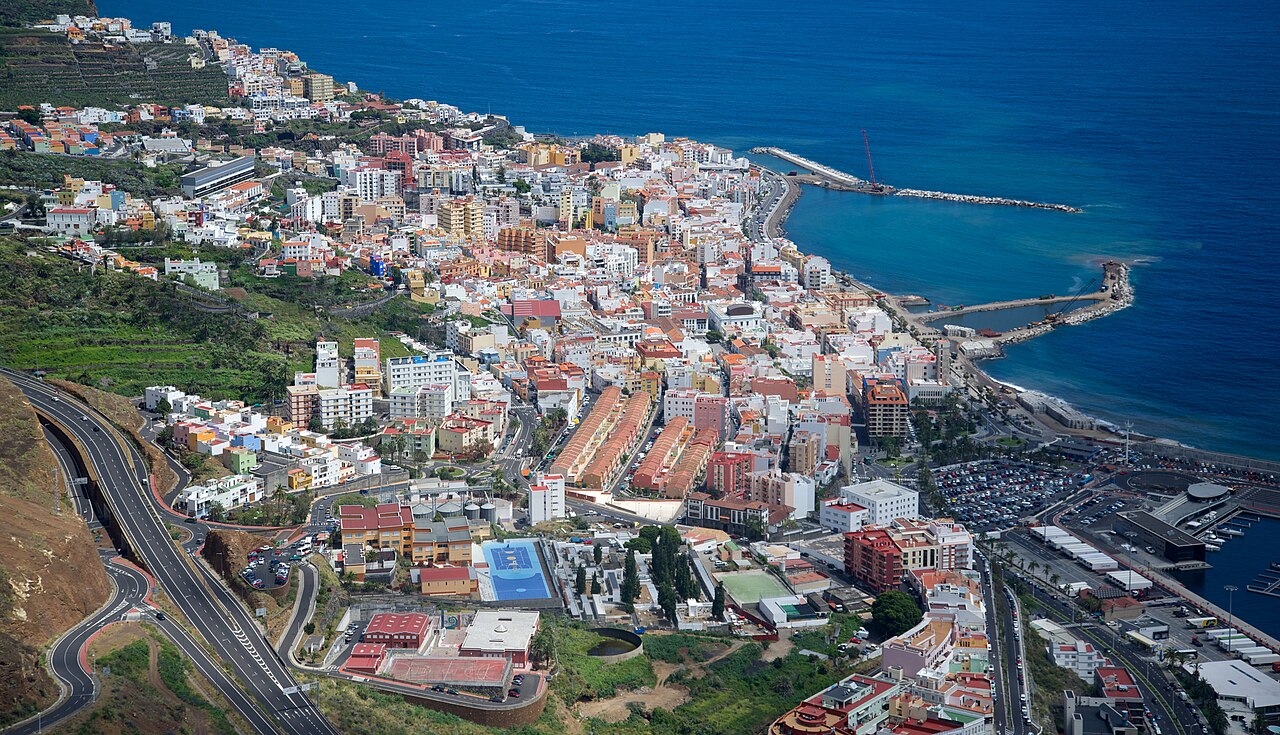Santa Cruz de La Palma ielas skats – vēsturisks šarms un krāšņi fasādes Karību jūras kruīzā