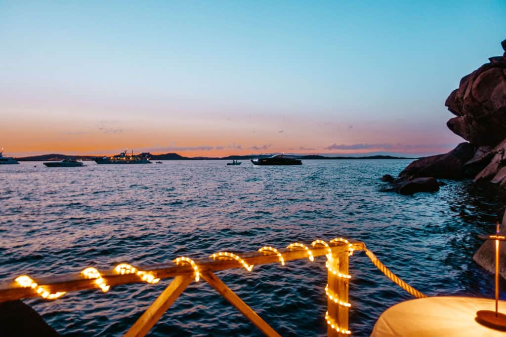 Costa Smeralda terase - okeāna saulriets Romance Lifestyle kruīzā