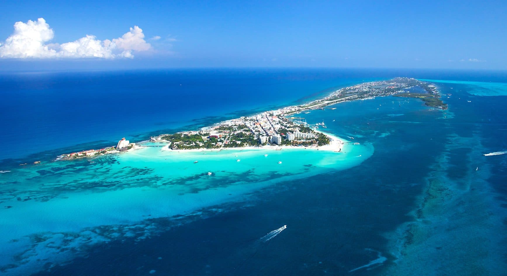 Isla Mujeres pludmale Meksikā – kristāldzidrs ūdens un smiltis Vanilla Travel ceļojumā