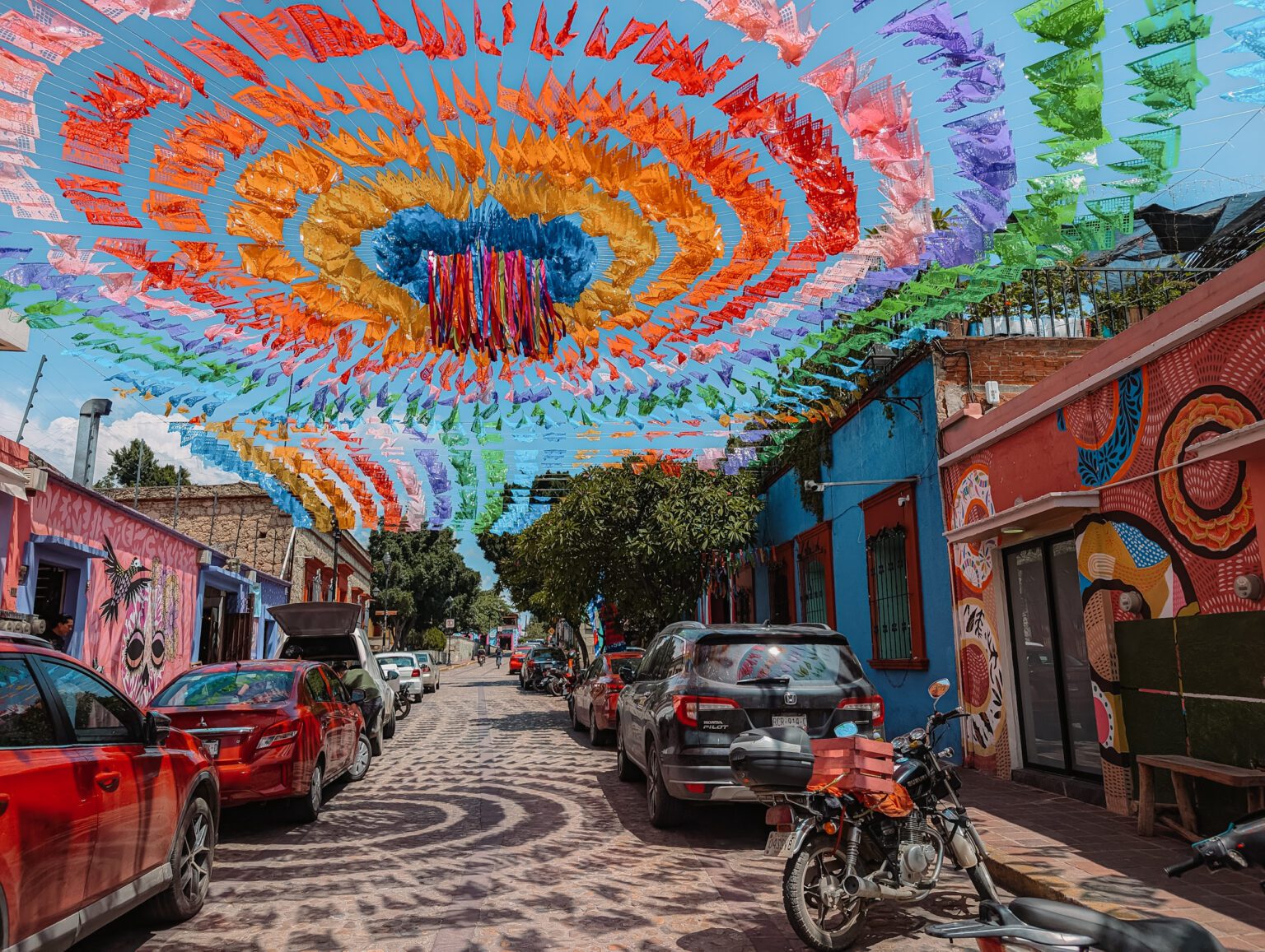 Oaxaca tradicionālais tirgus Meksikā – krāsainas preces un dzīvīga atmosfēra Vanilla Travel ekskursijā
