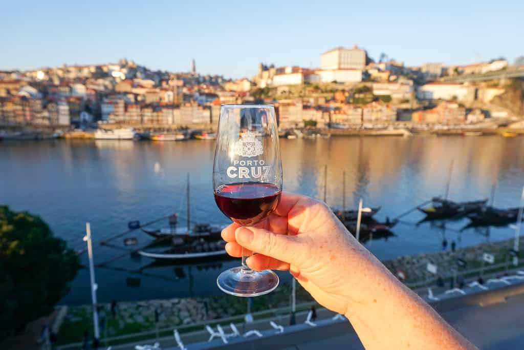 Portvīnu degustācija Porto vīna pagrabos – autentiska vīna pieredze Vanilla Travel ceļojumā