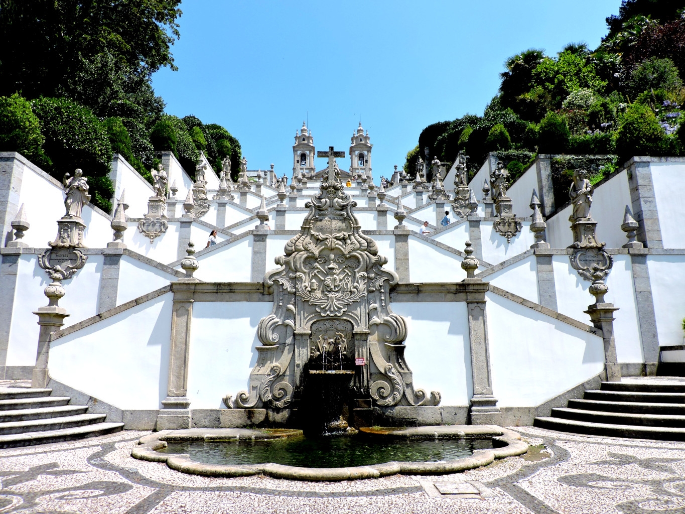 Bom Jesus do Monte Braga – iespaidīgas kāpnes un baznīca Vanilla Travel ceļojumā