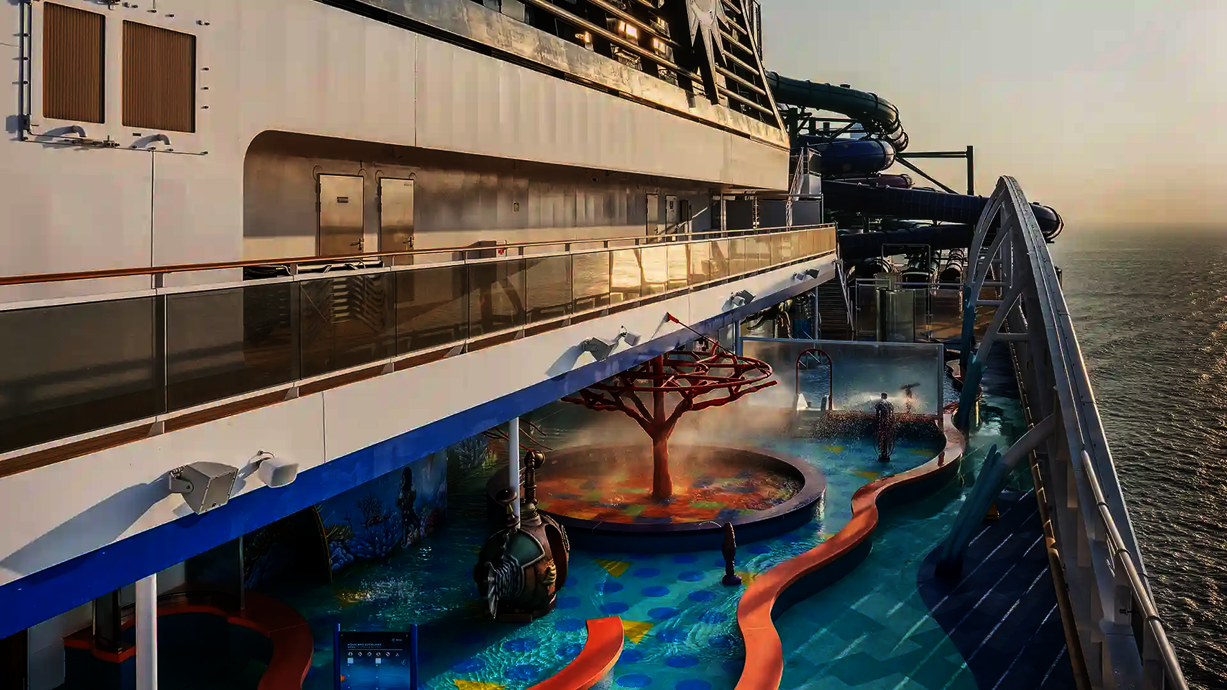 MSC World Europa ūdens parks - aizraujošas slidkalniņi MSC Cruises kuģī