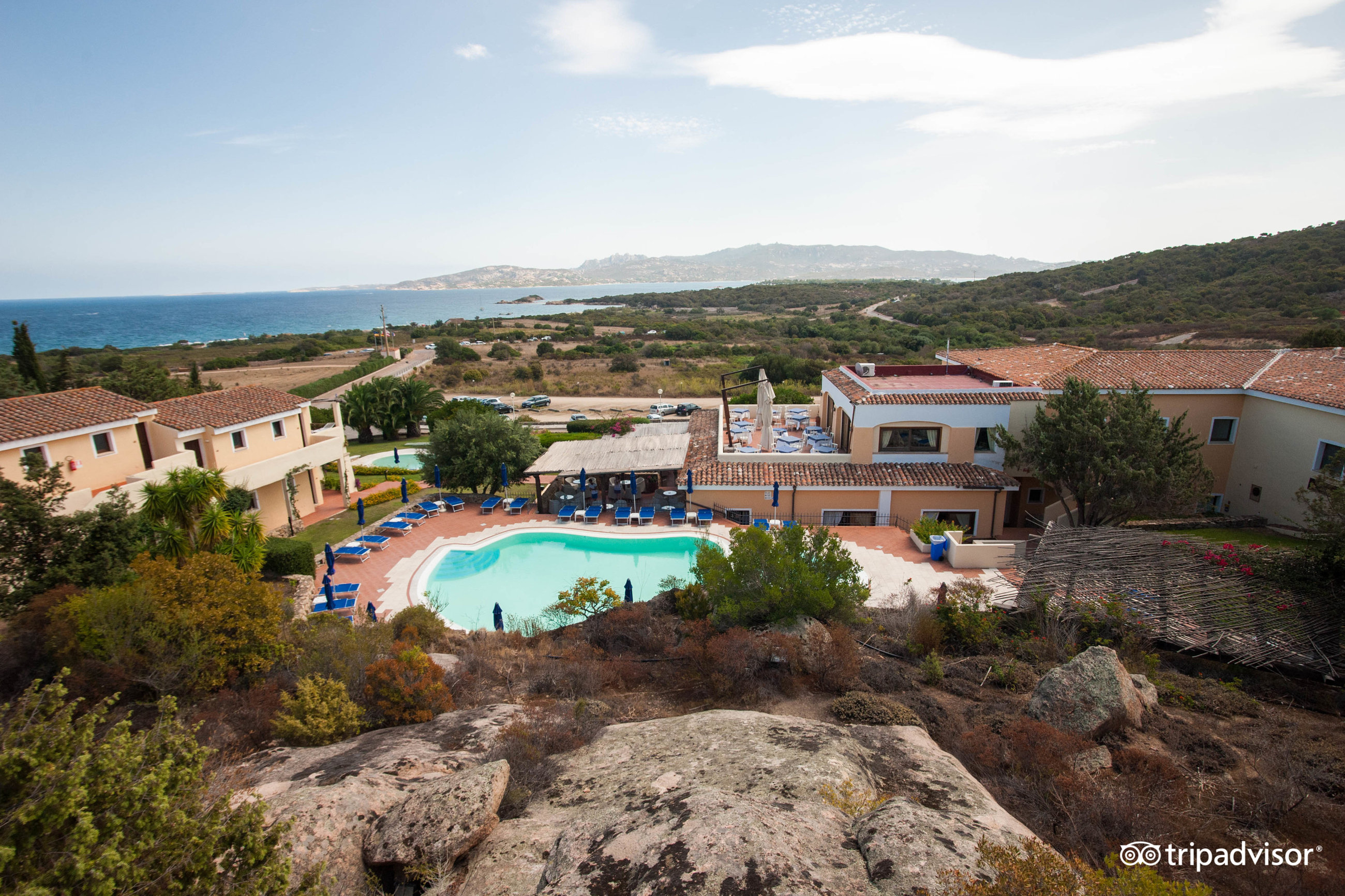 Viesnīca Stelle Marine ar baseinu piekrastē