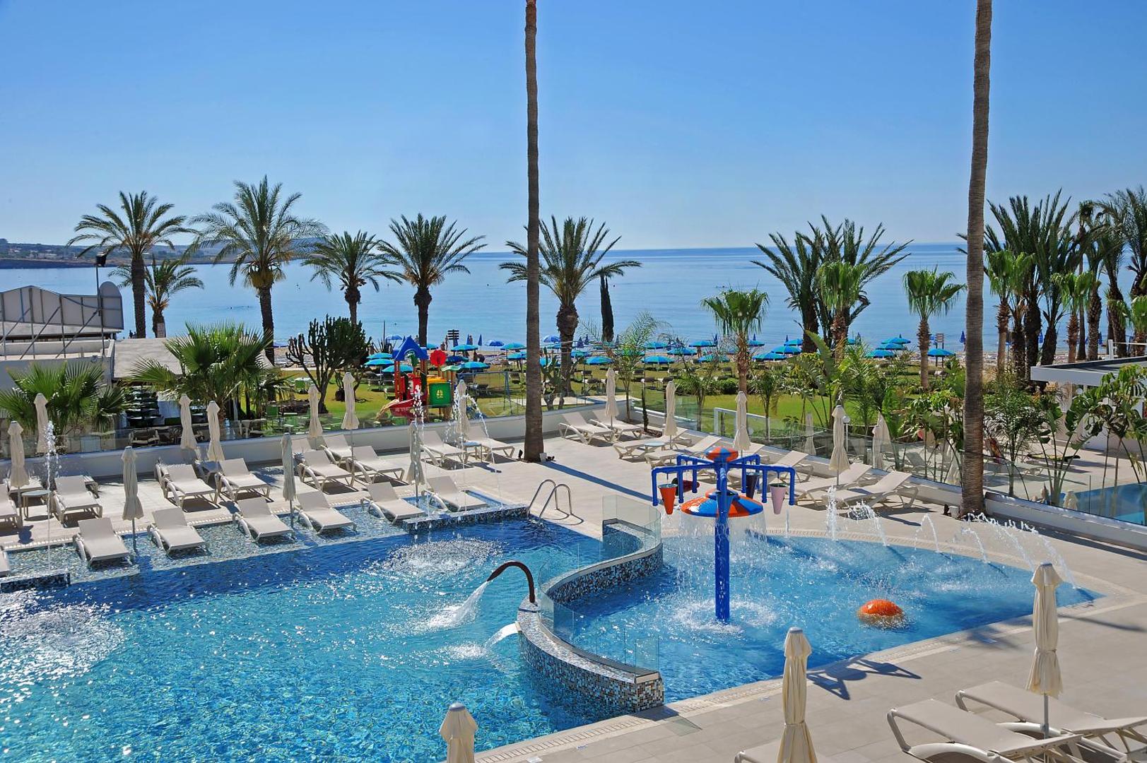 Nelia Beach 4*