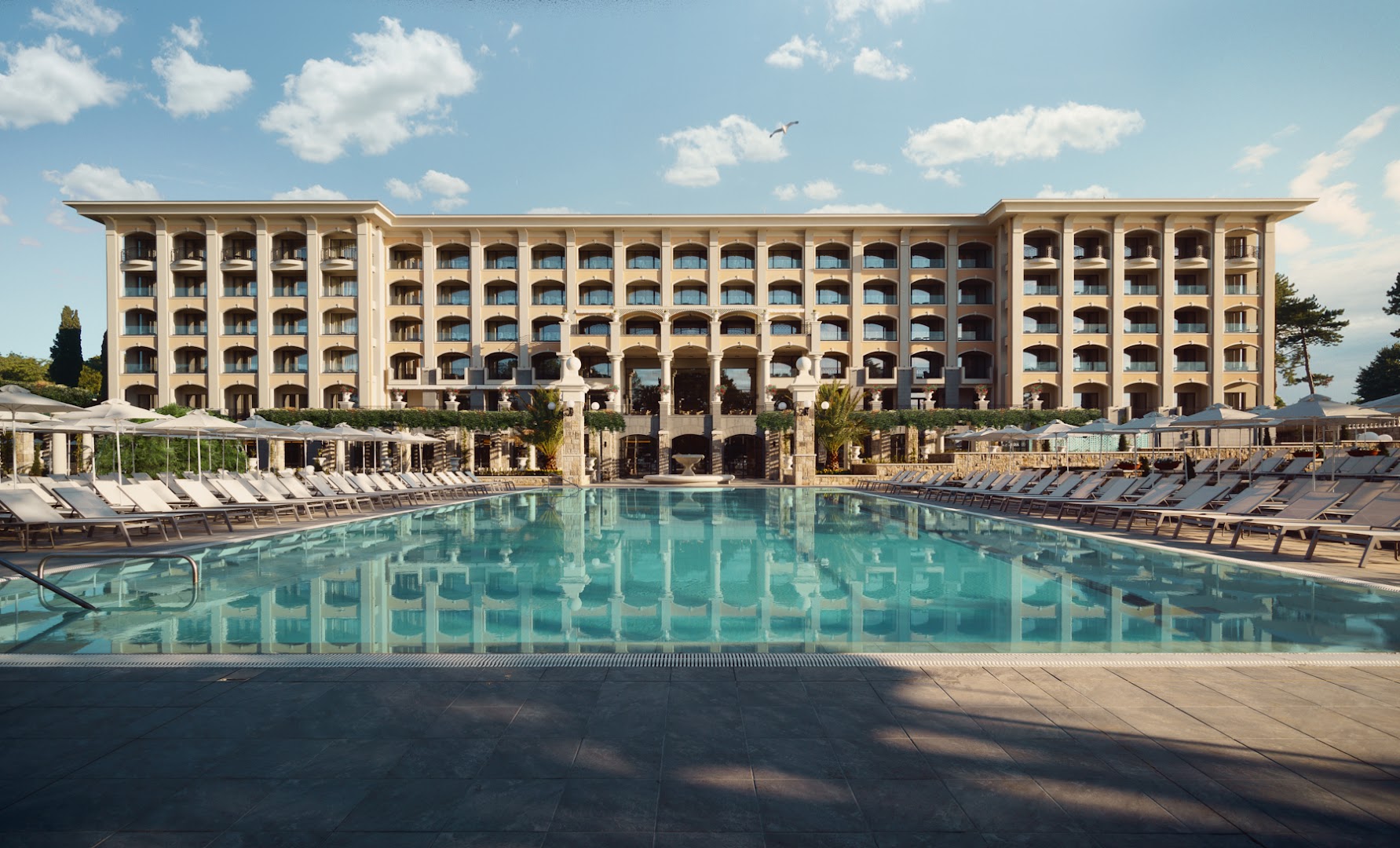 Astor Garden 5*