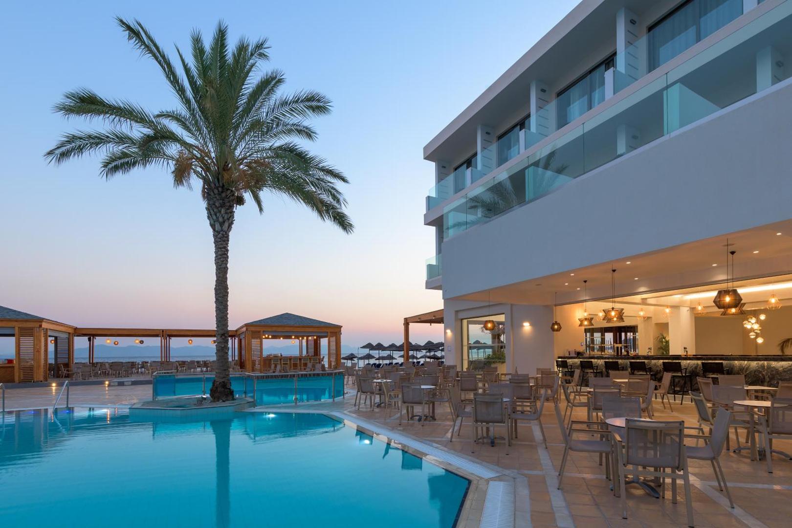Avra Beach Resort Hotel & Bungalows 4*