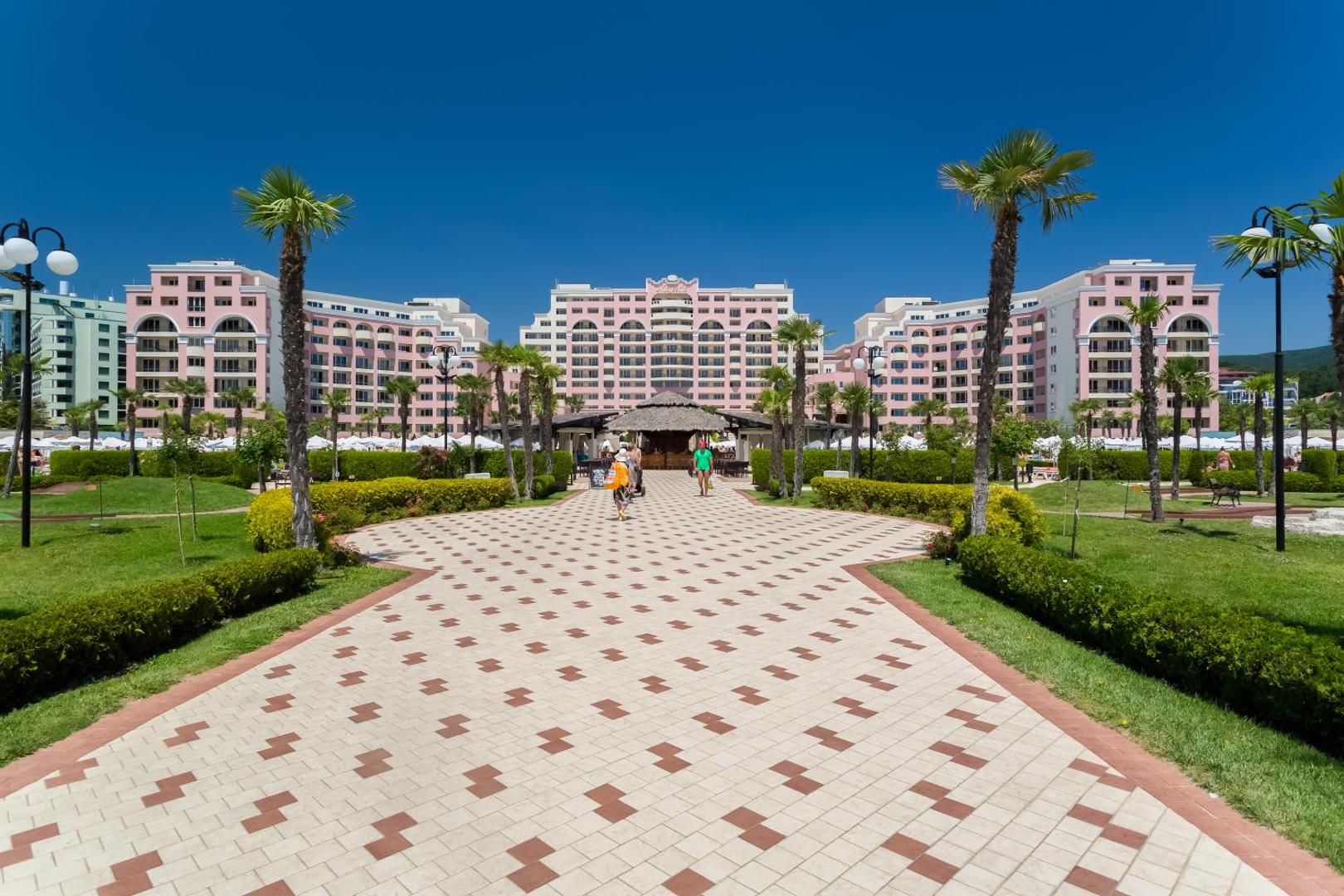 DIT Majestic Beach Resort 4*