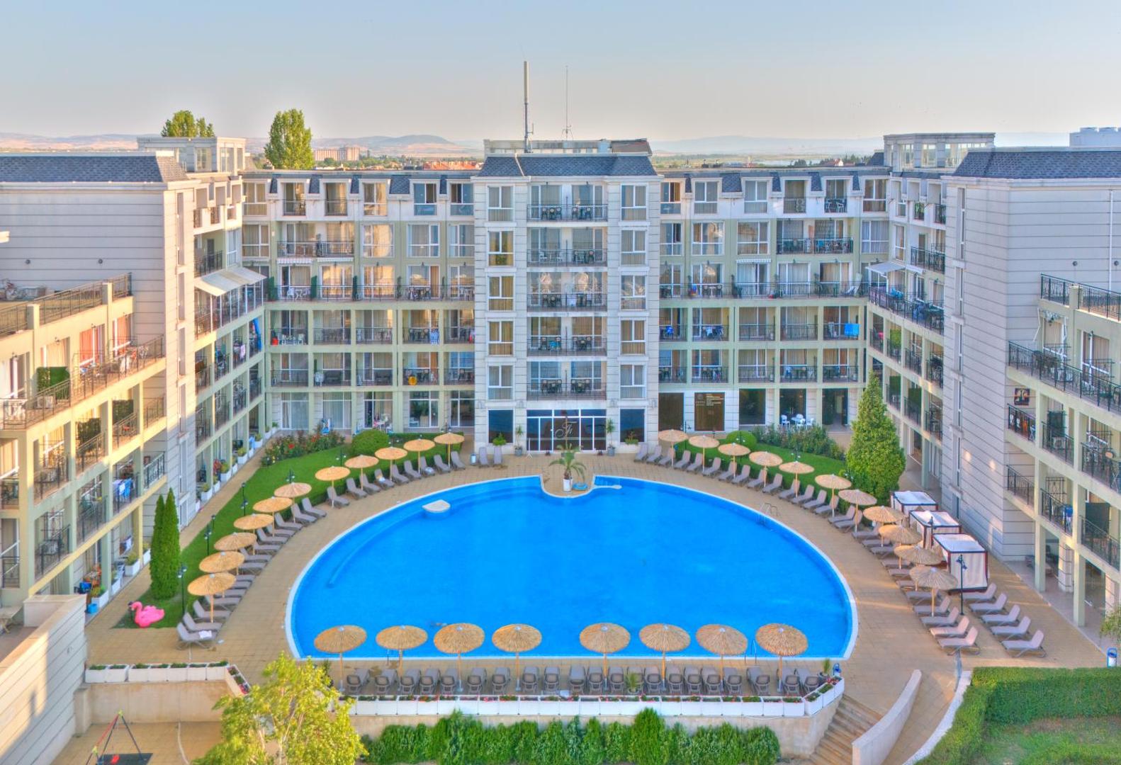 Festa Pomorie Resort 3*