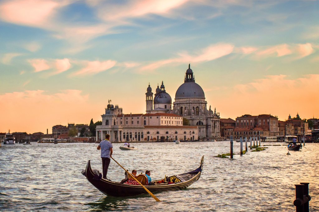 Venēcijas Lielais kanāls – gondola saulrietā un aperitīvs kruīzā ar Vanilla Travel