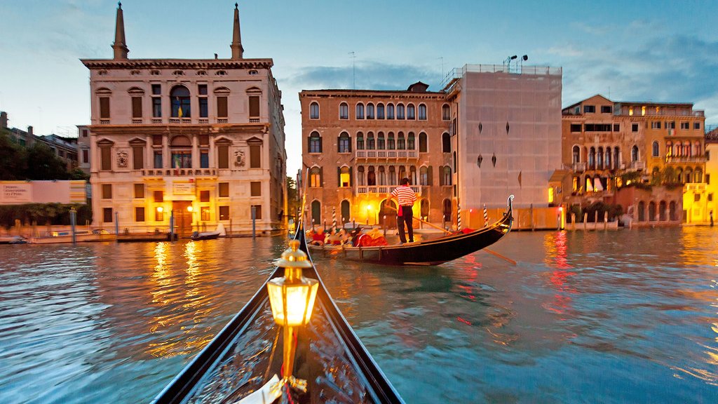 Venēcijas Lielais kanāls - gondolas pie saulrieta Vanilla Travel kruīzā