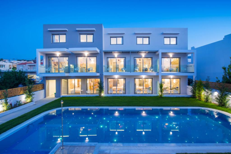 Mary Hotel Apartments & Mary Royal 4*