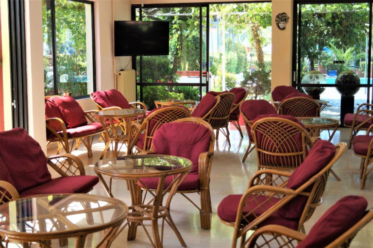 Brati Arkoudi Hotel