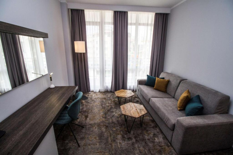 Best Western Plus Premium Inn Hotel