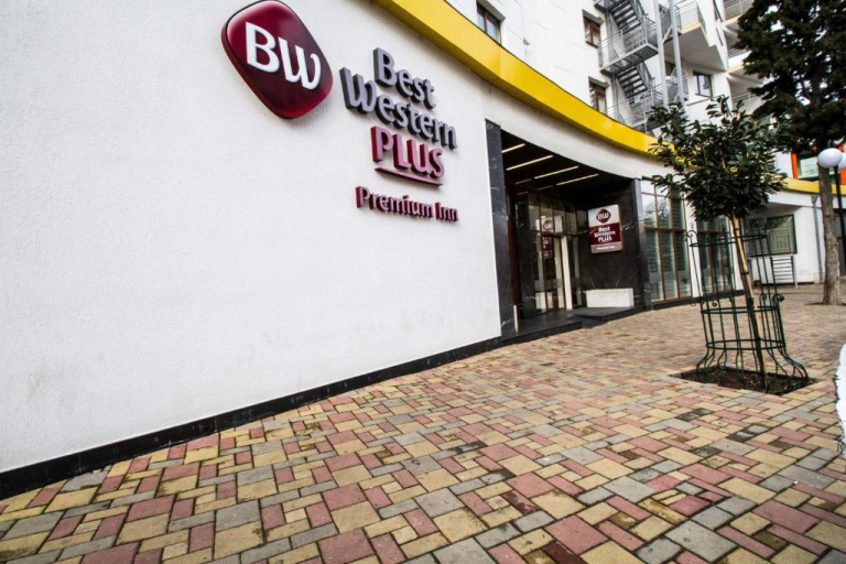 Best Western Plus Premium Inn Hotel