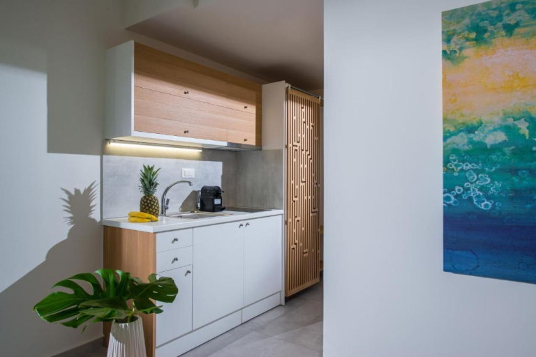 Mary Hotel Apartments & Mary Royal