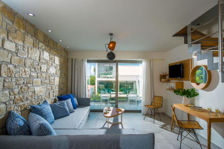 Mary Hotel Apartments & Mary Royal