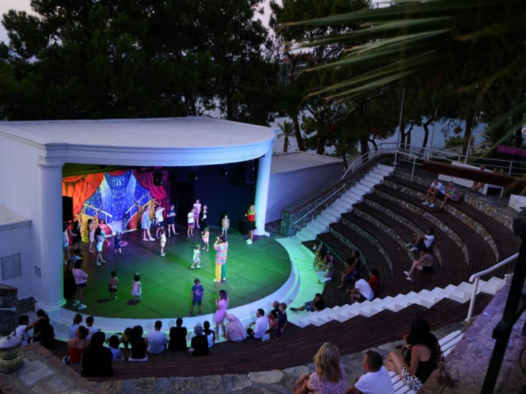 Blue Dreams Resort & Spa