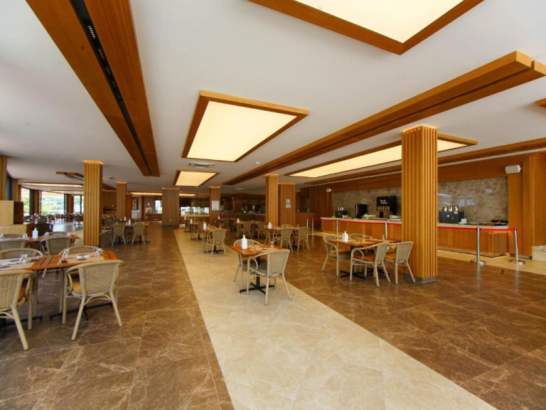 Blue Dreams Resort & Spa