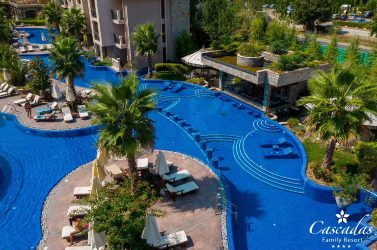 Cascadas Family Resort
