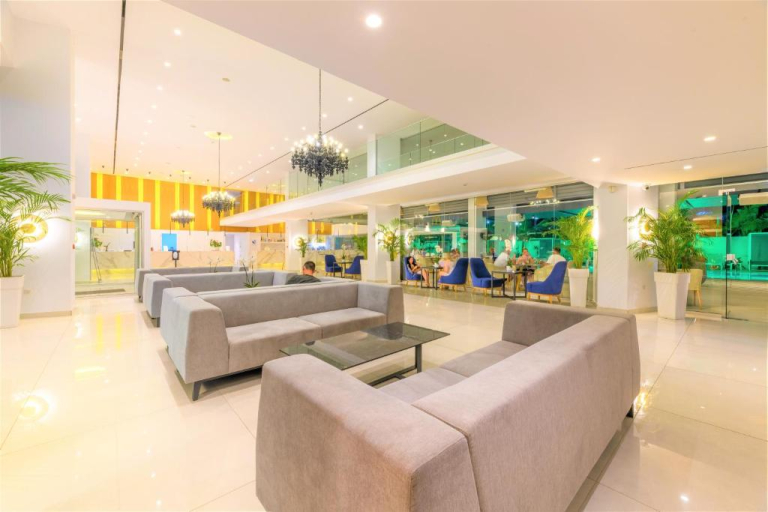 Tasia Maris Seasons Hotel