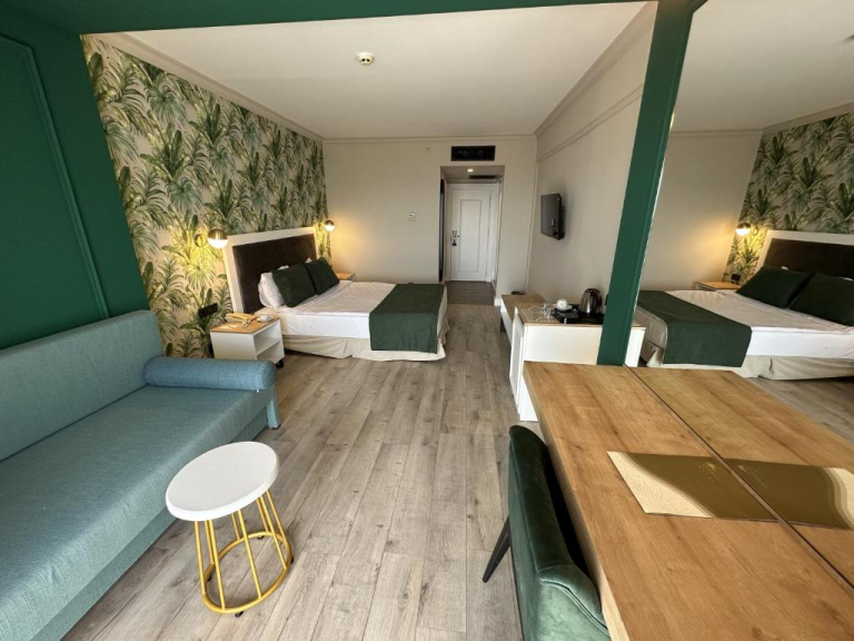 L'oceanica Beach Resort Hotel