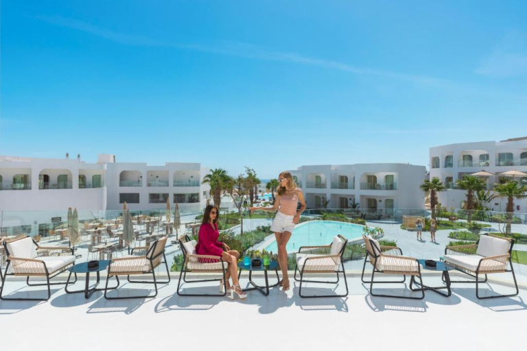 Meraki Resort 