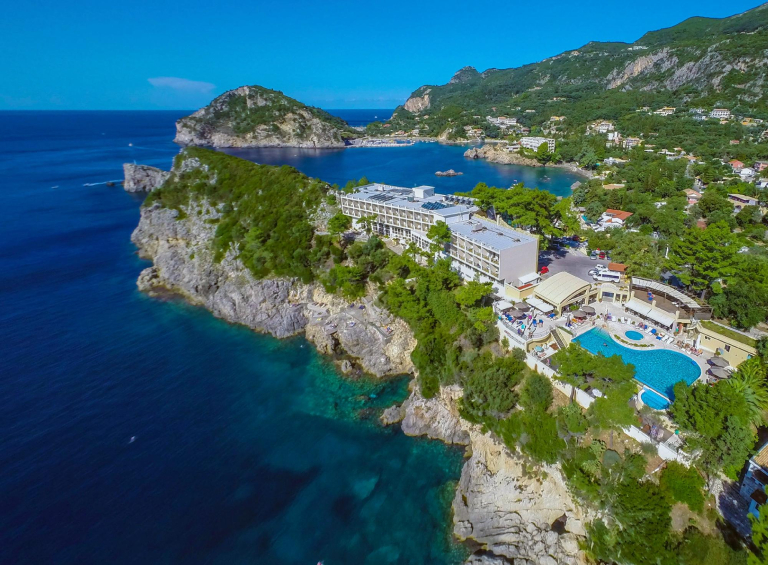 Akrotiri Beach 4*