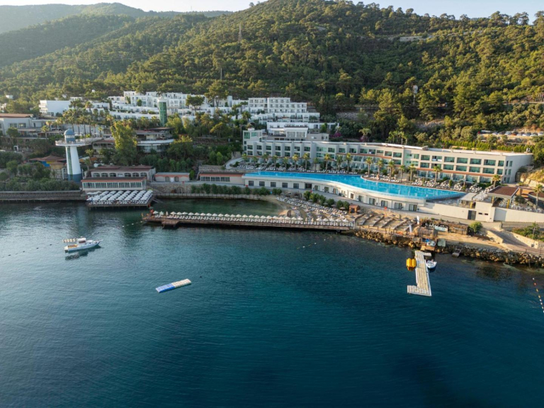 Blue Dreams Resort & Spa