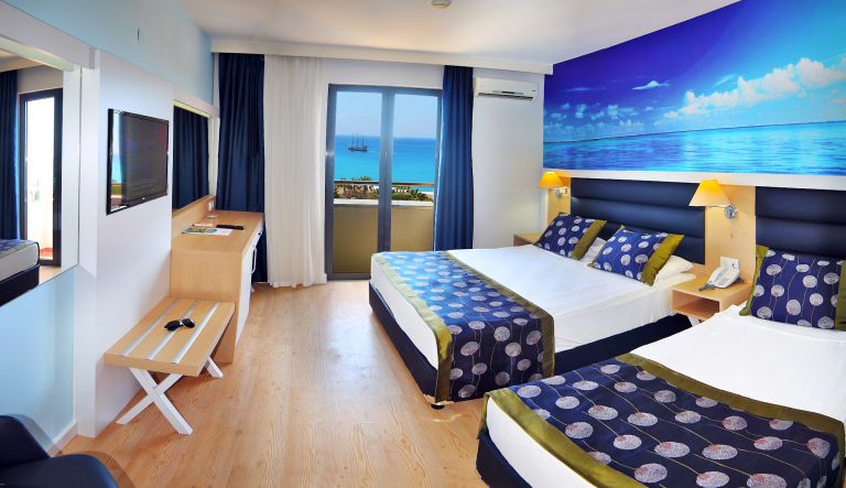 Club Aqua Plaza