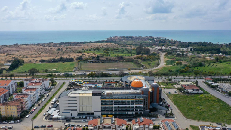Arnor De Luxe Hotel & Spa