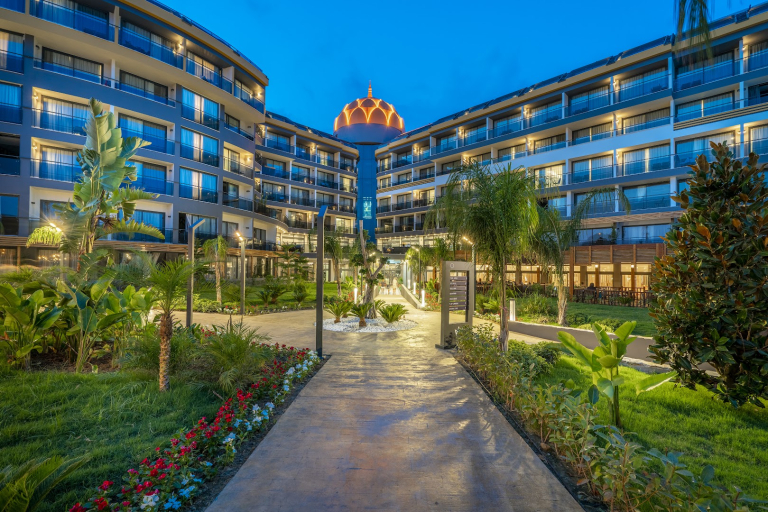 Arnor De Luxe Hotel & Spa