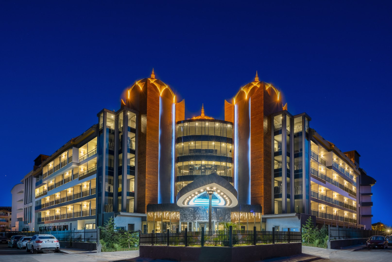 Arnor De Luxe Hotel & Spa