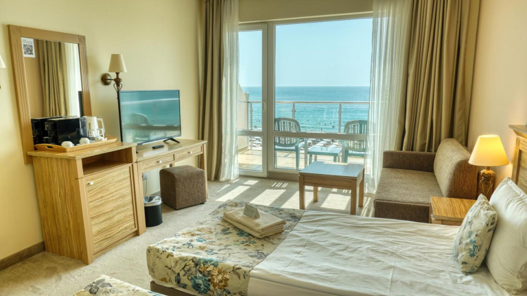 DIT Evrika Beach Club Hotel