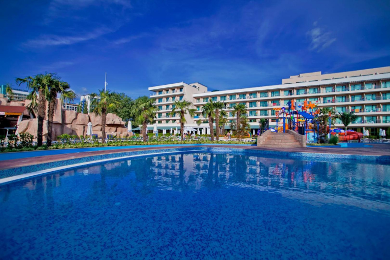 DIT Evrika Beach Club Hotel