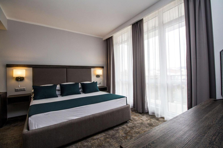 Best Western Plus Premium Inn Hotel
