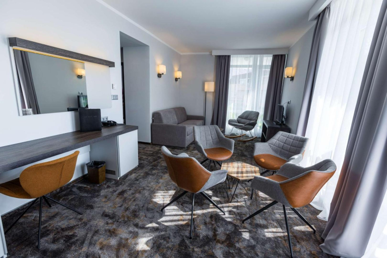Best Western Plus Premium Inn Hotel