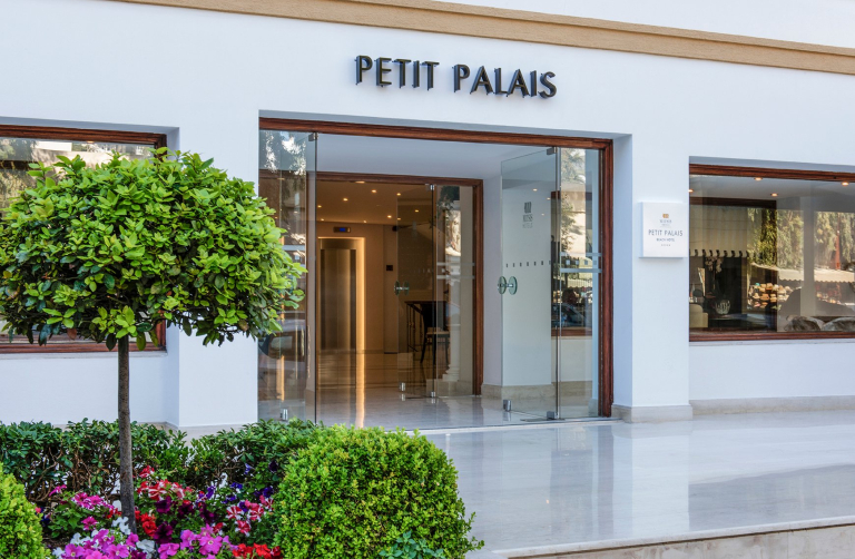 Mitsis Petit Palais Beach Hotel