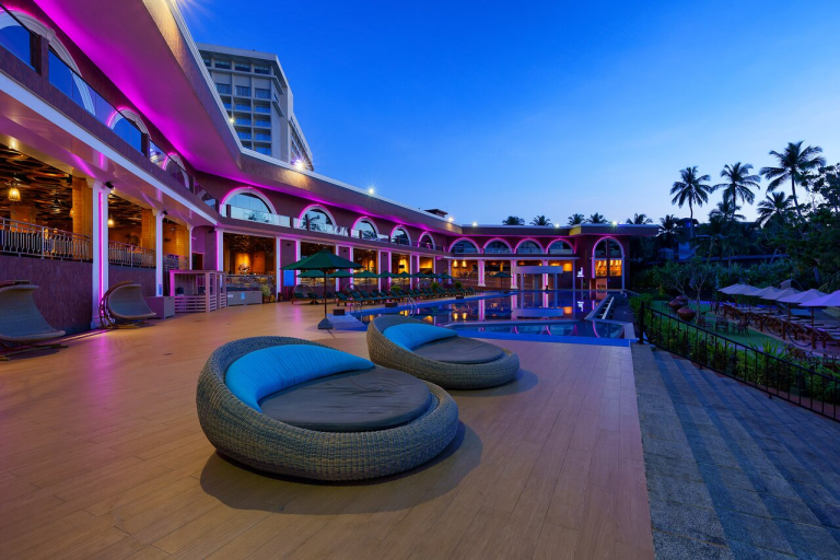 Araliya Beach Resort & Spa
